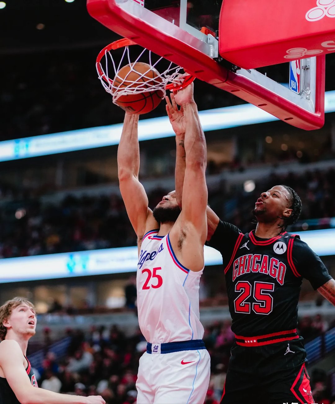 九游官方认证网站 哈登怒砍71分4篮板 