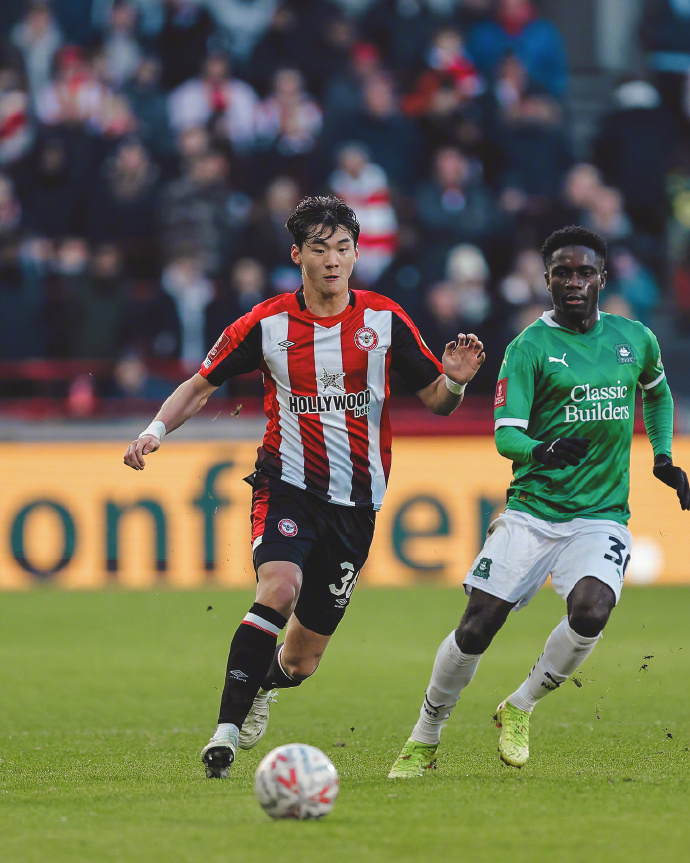 九游体育赛事直播关于赛地聚焦——足总杯集结日热度飙升，利物浦临场应变，引发热议，赛季目标并未改变的信息